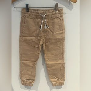 H&M little boys size 4T khaki pants (c)